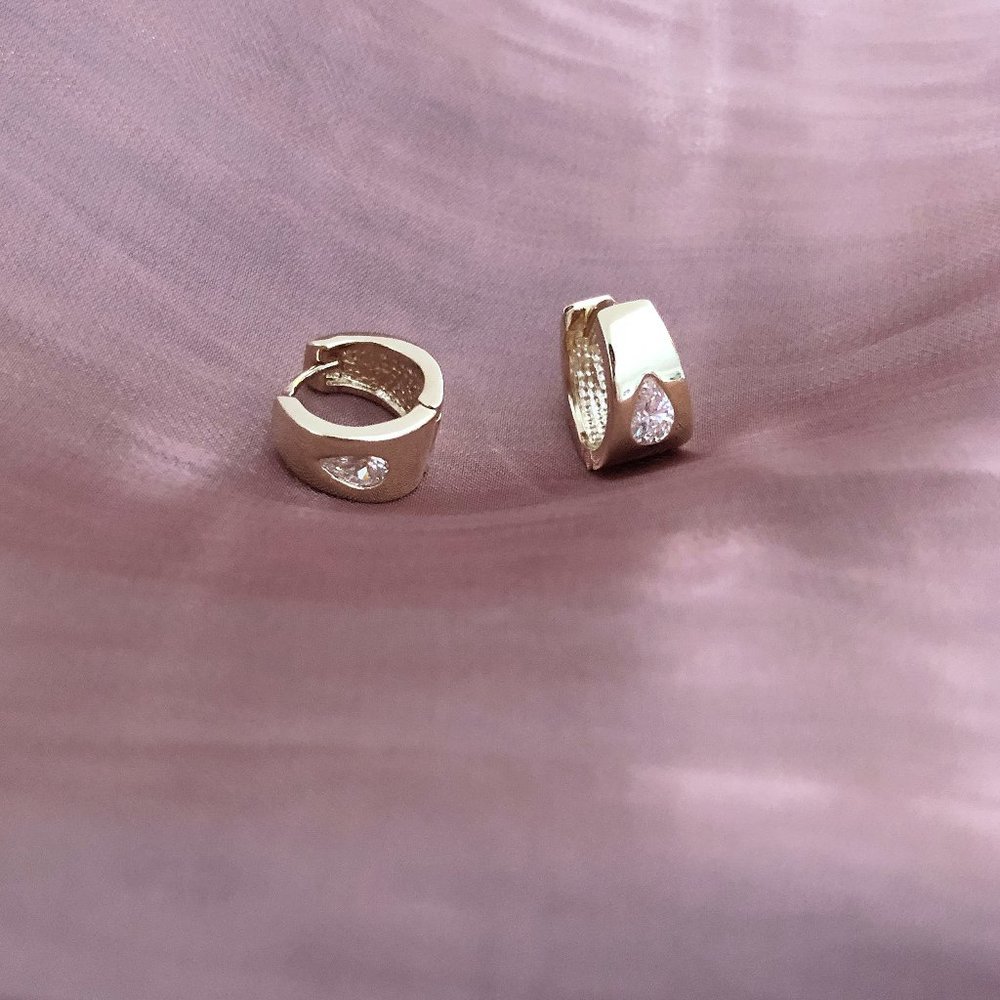 Feminine Elegant Gold Teardrop Zircon Hoop Earrings Boho Minimalist Ear